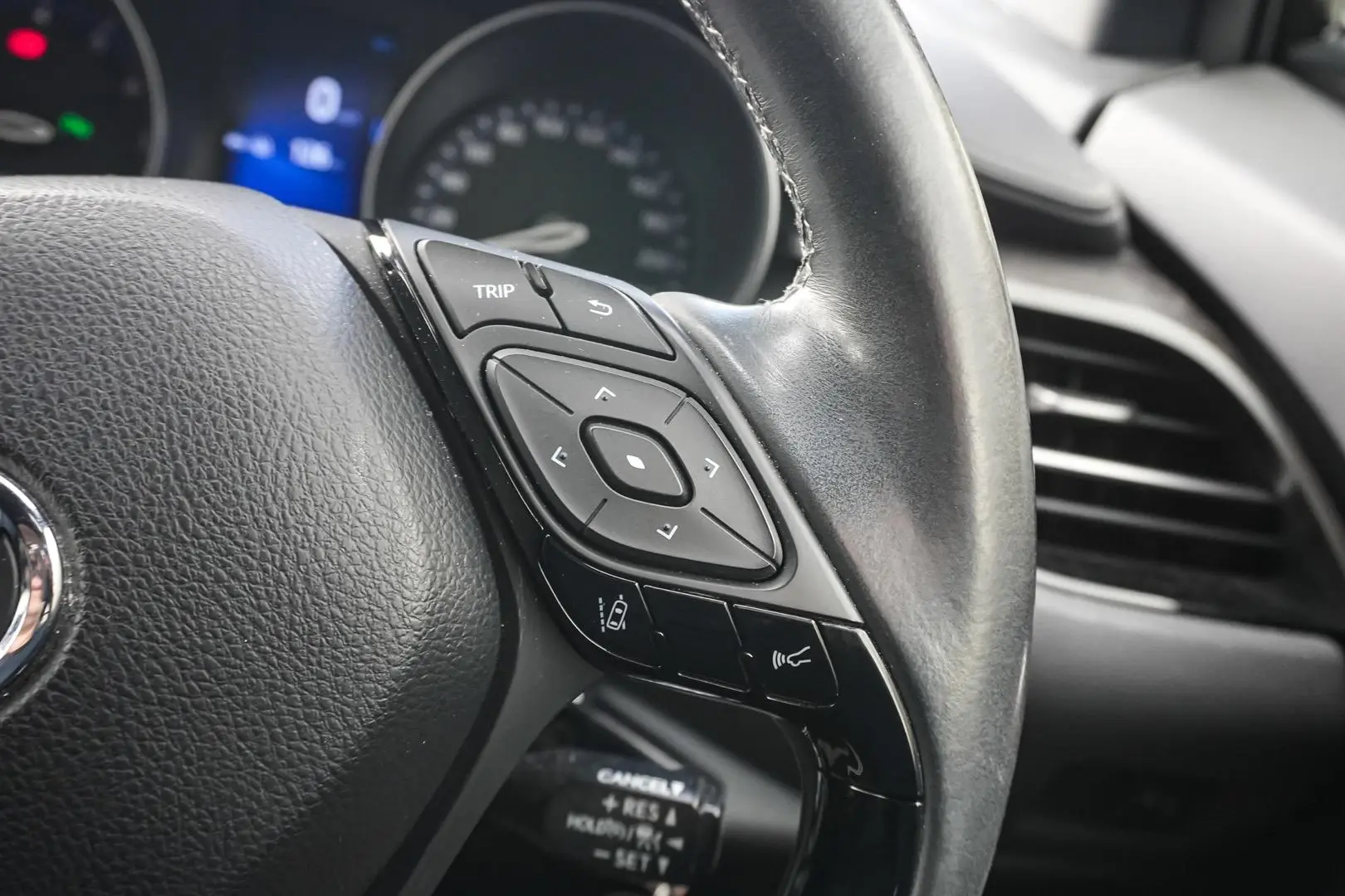 2019 Toyota C-HR Gallery Image 20