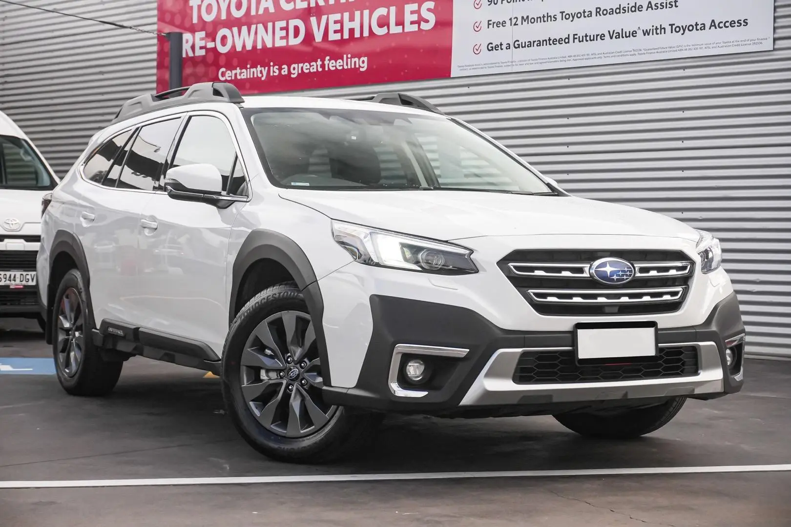 2022 Subaru Outback Gallery Image 2