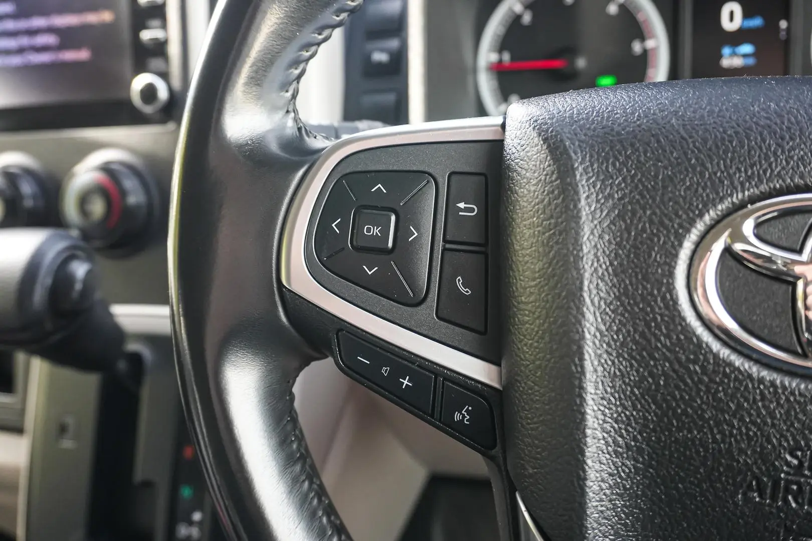2021 Toyota Hiace Gallery Image 19