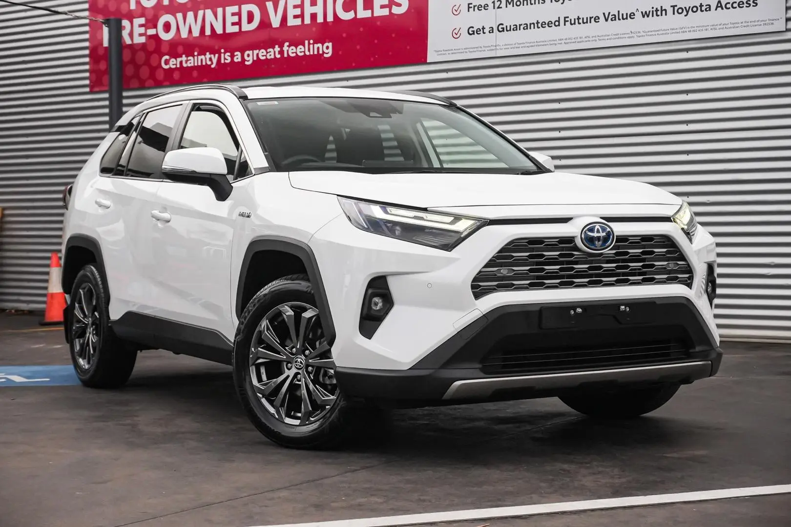 2022 Toyota RAV4 Gallery Image 2