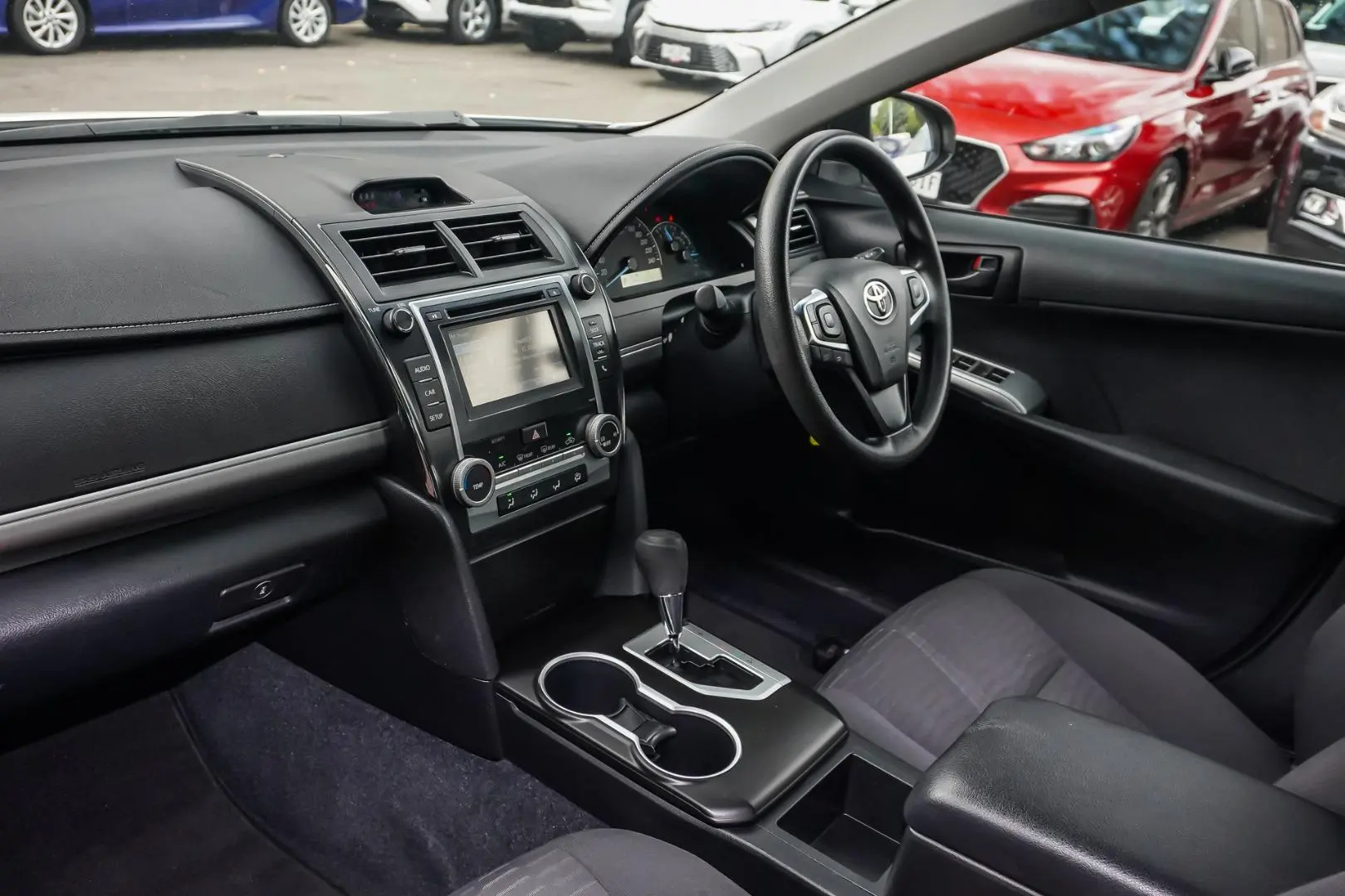 2015 Toyota Camry Gallery Image 10