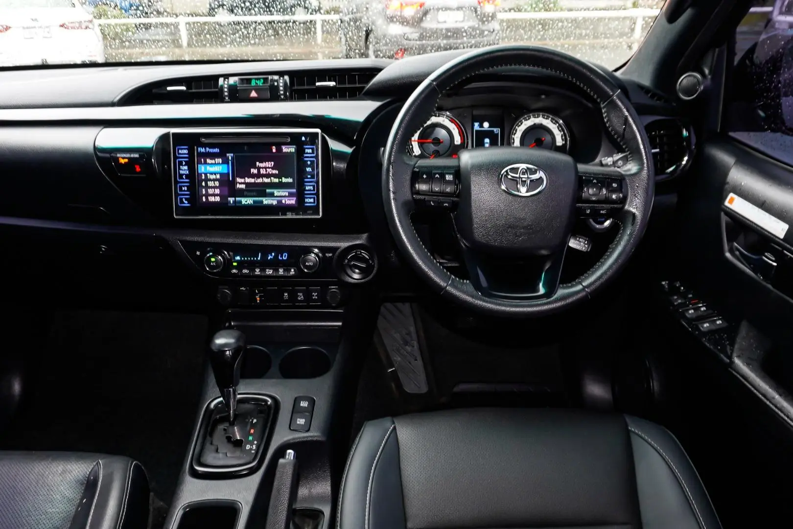 2019 Toyota Hilux Gallery Image 8