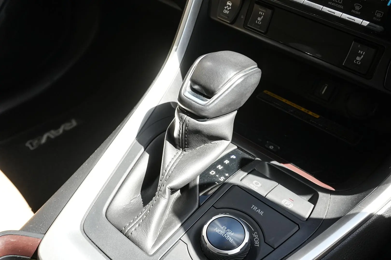 2020 Toyota RAV4 Gallery Image 18