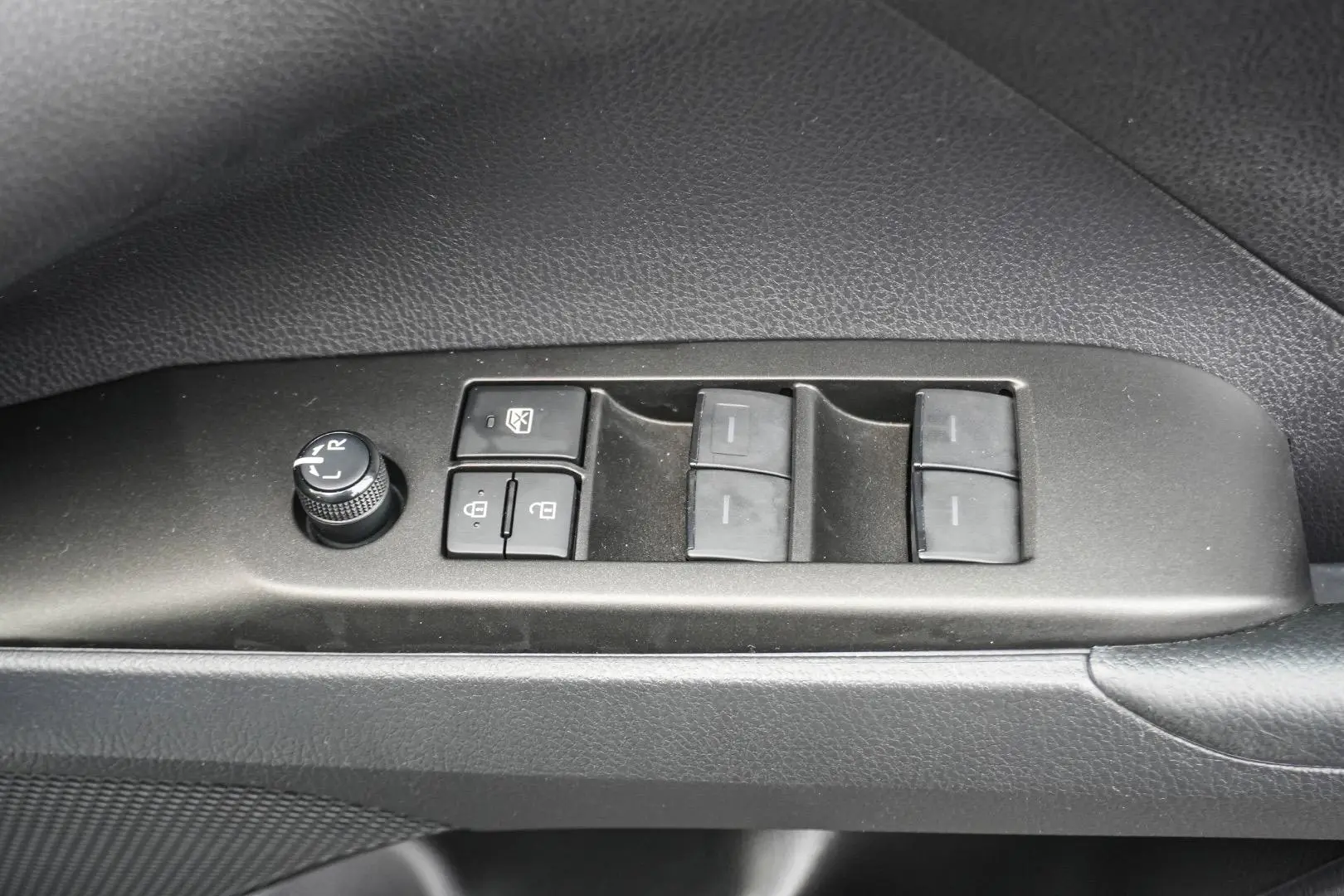 2023 Toyota Camry Gallery Image 17