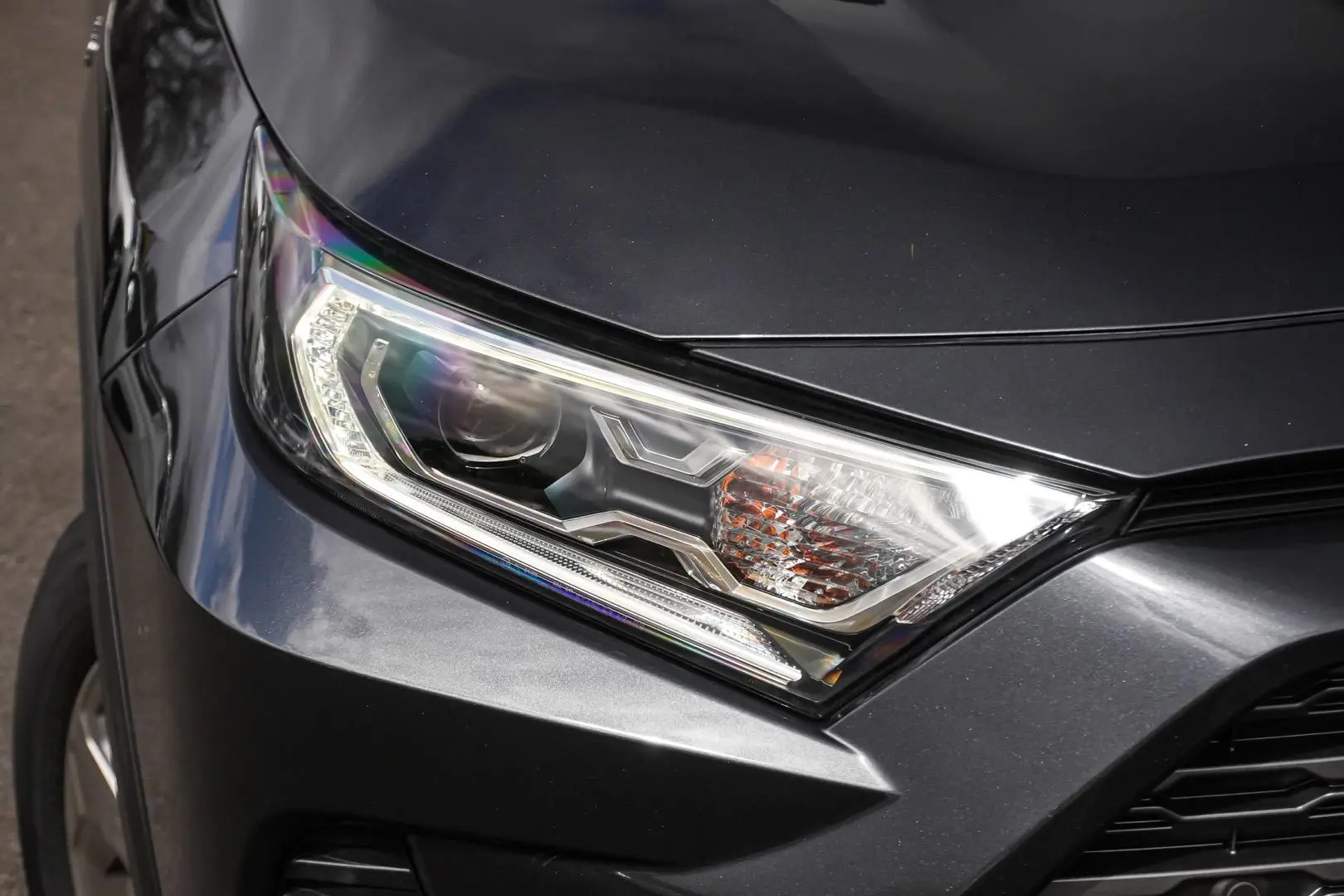 2020 Toyota RAV4 Gallery Image 11