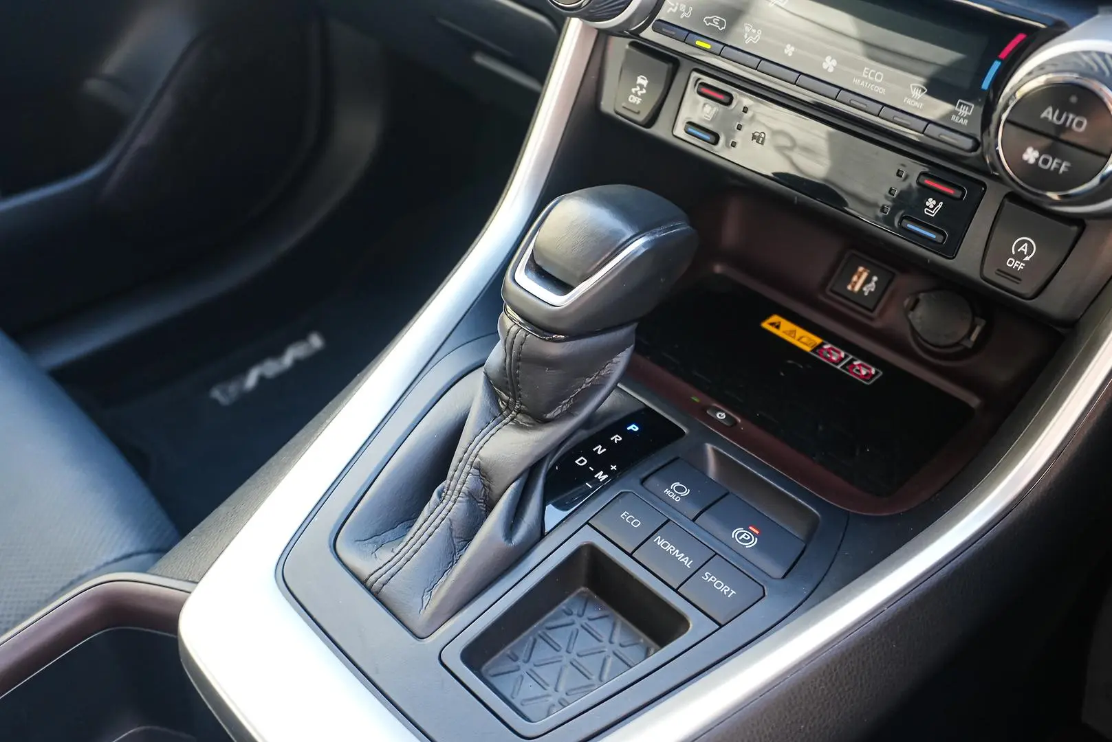 2024 Toyota RAV4 Gallery Image 17