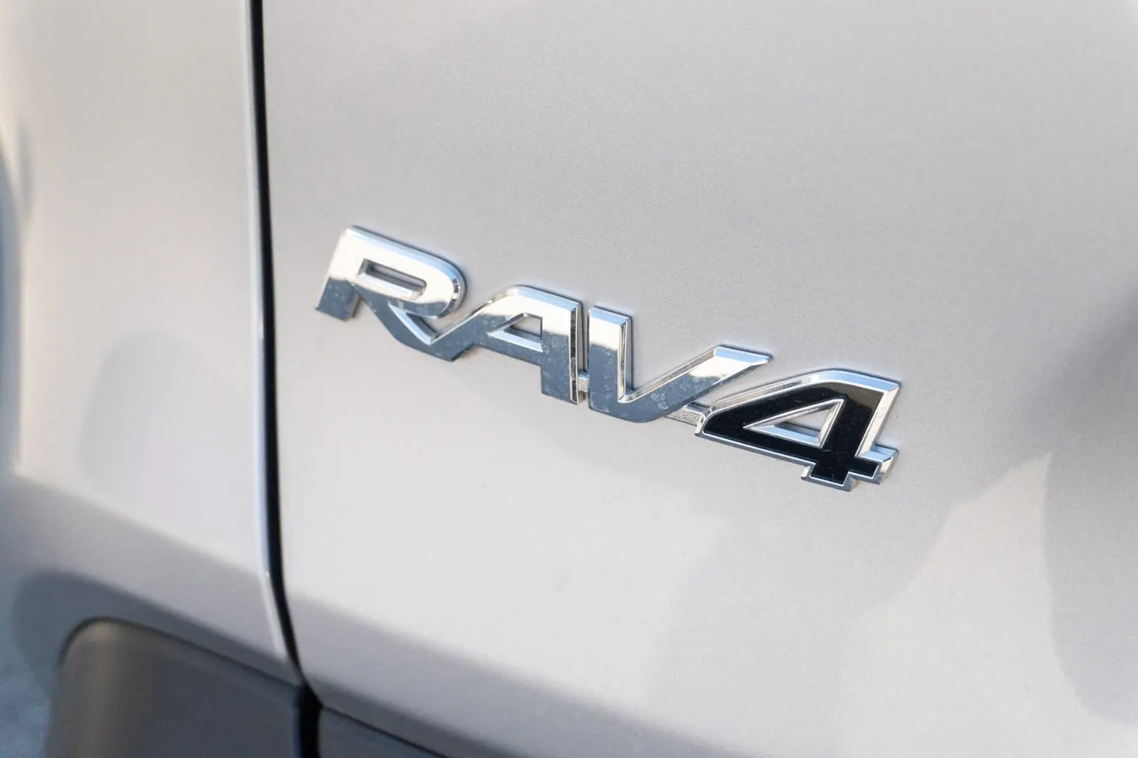 2025 Toyota RAV4 Gallery Image 15