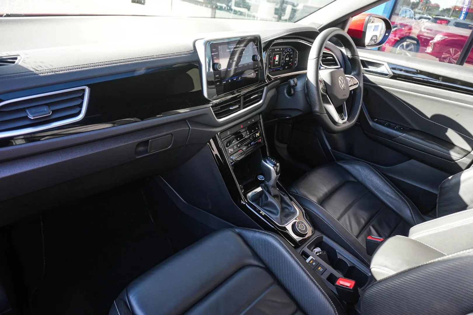 2022 Volkswagen T-Roc Gallery Image 10