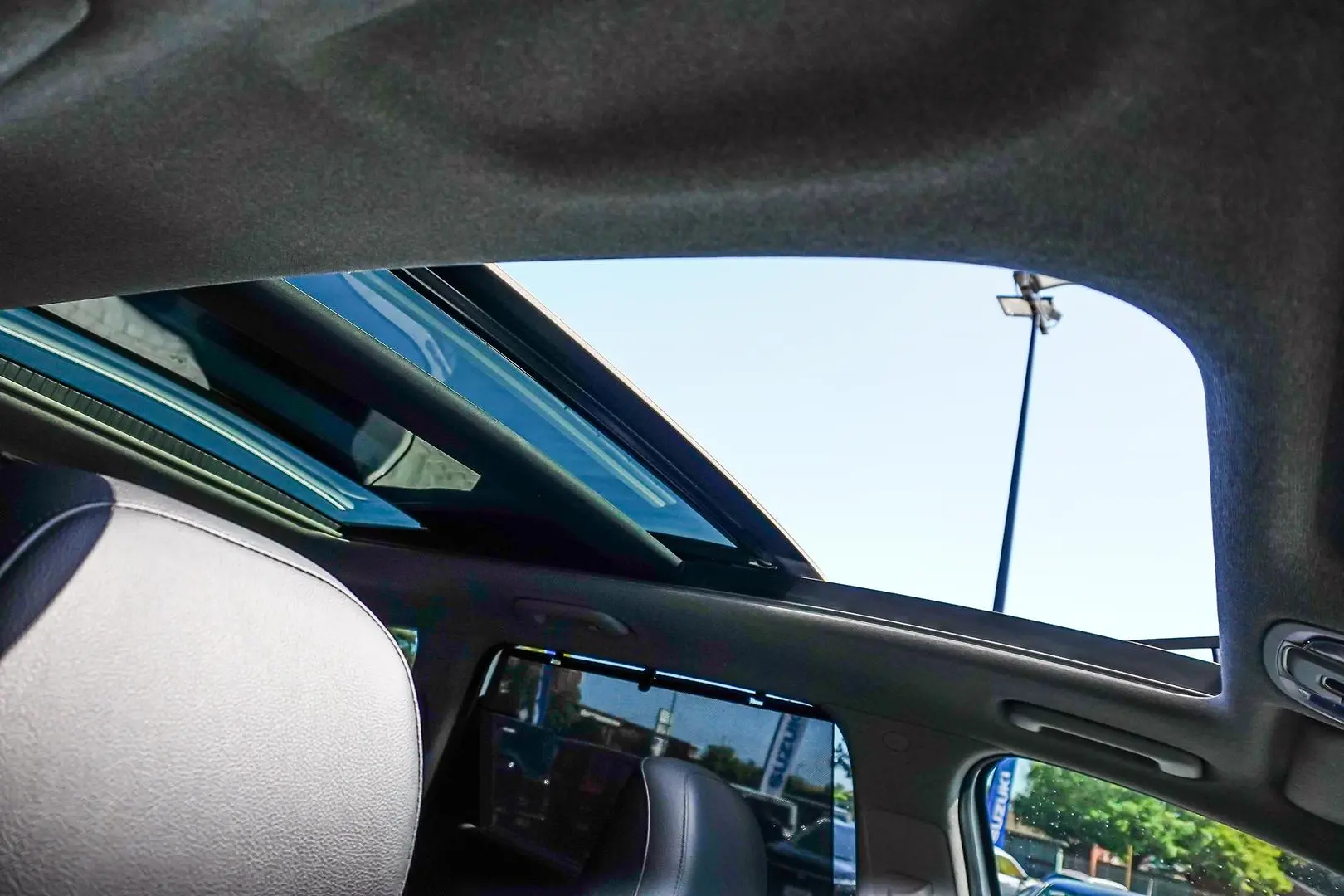 2019 Hyundai Santa Fe Gallery Image 8