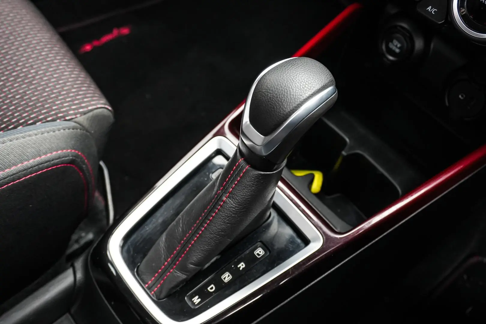 2020 Suzuki Swift Gallery Image 16