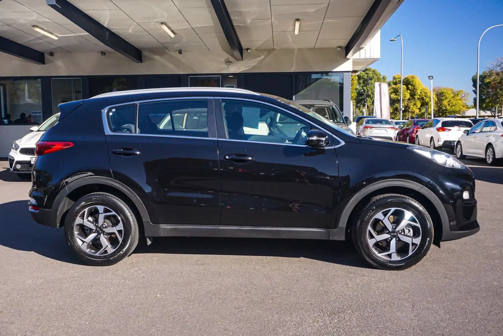 2020 Kia Sportage Gallery Image 3