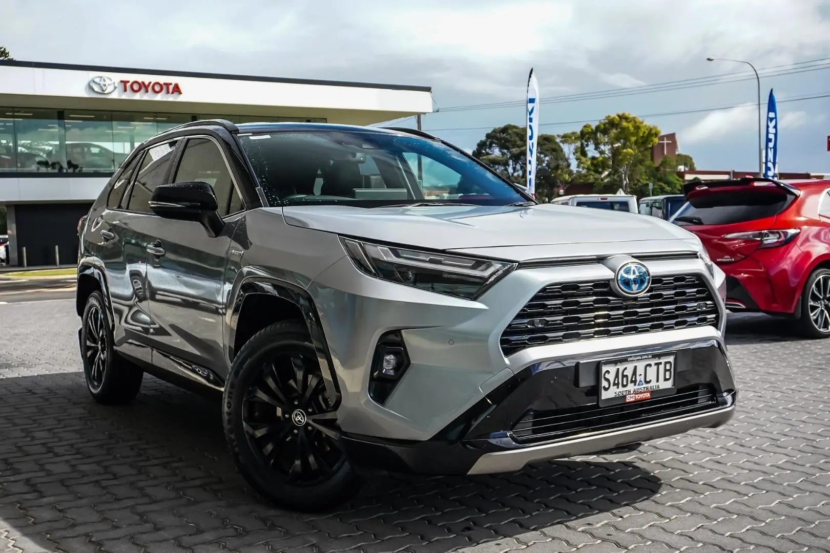 2022 Toyota RAV4 Gallery Image 2