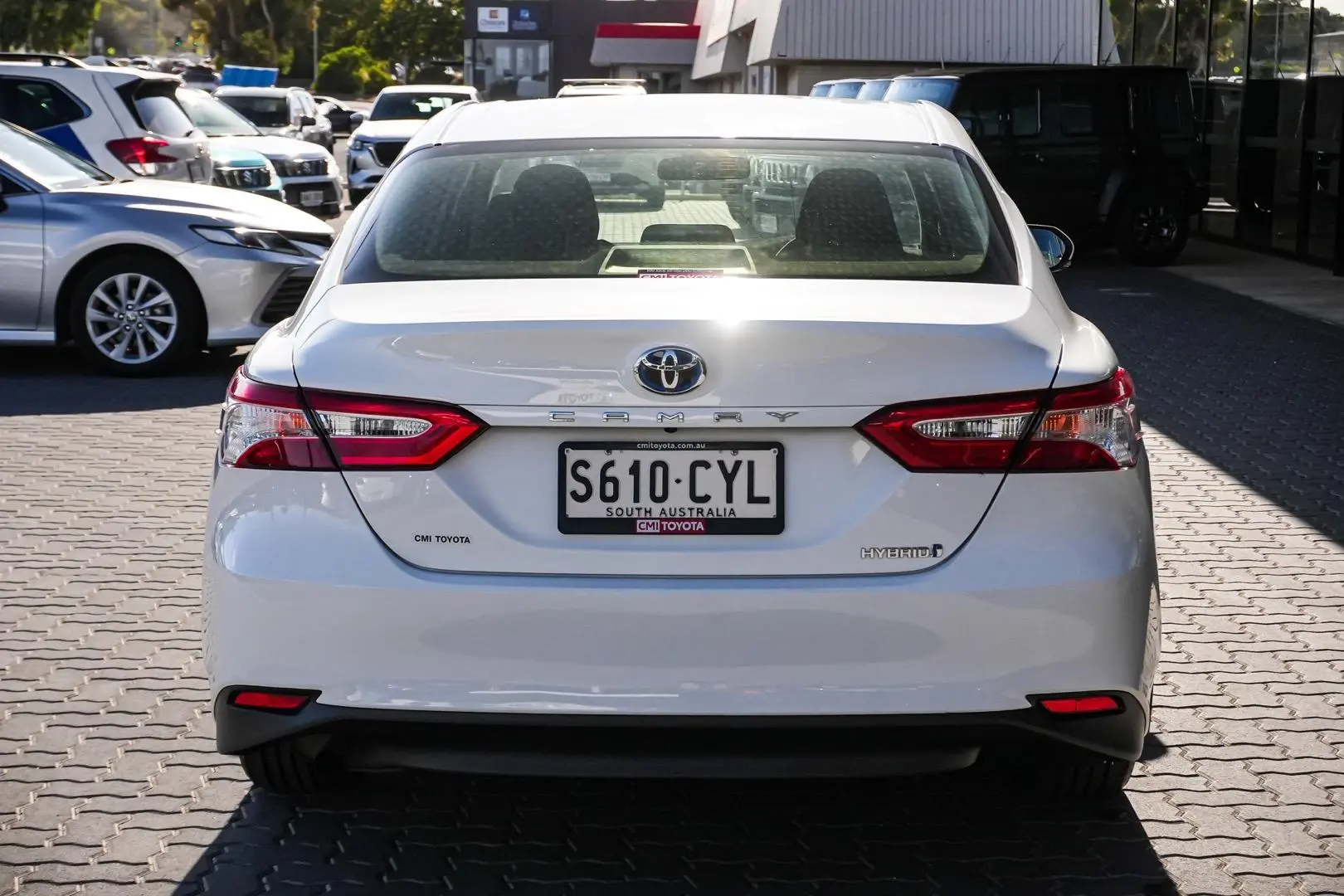 2020 Toyota Camry Gallery Image 6