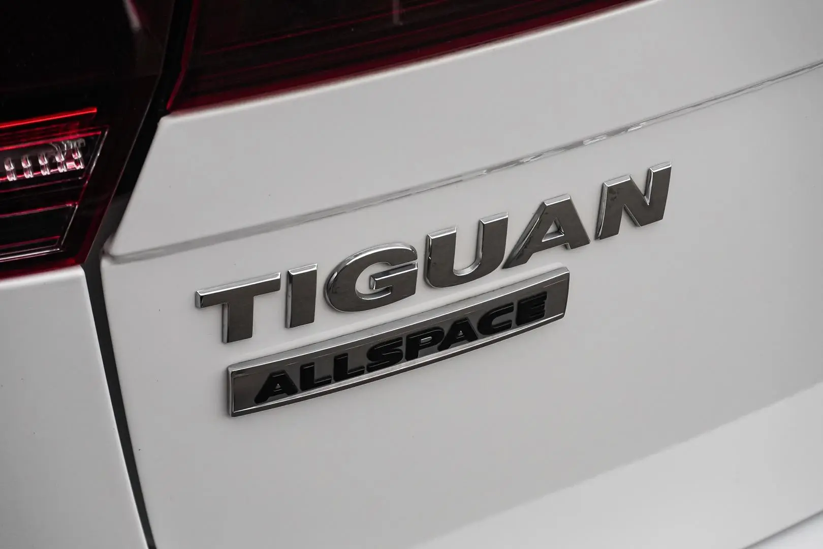 2020 Volkswagen Tiguan Gallery Image 16