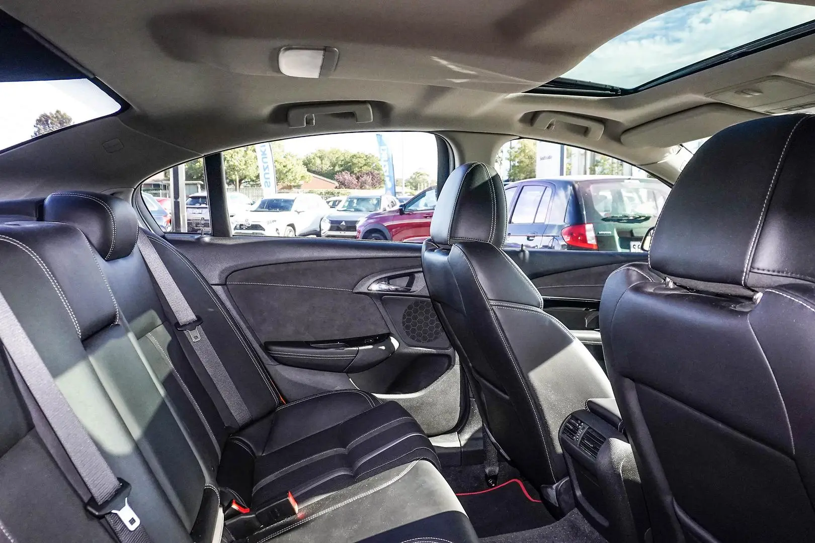 2017 Holden Commodore Gallery Image 8