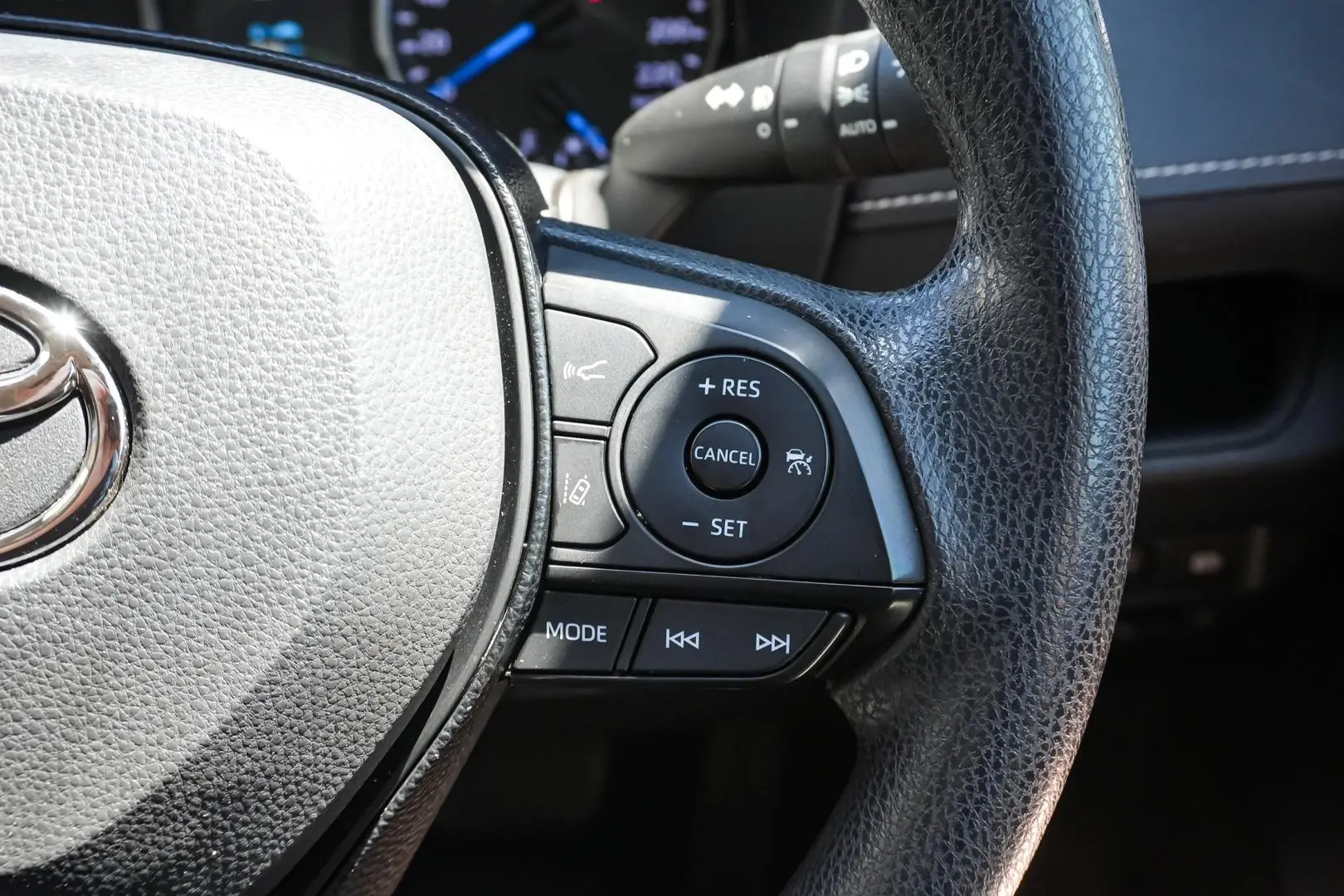 2019 Toyota RAV4 Gallery Image 21