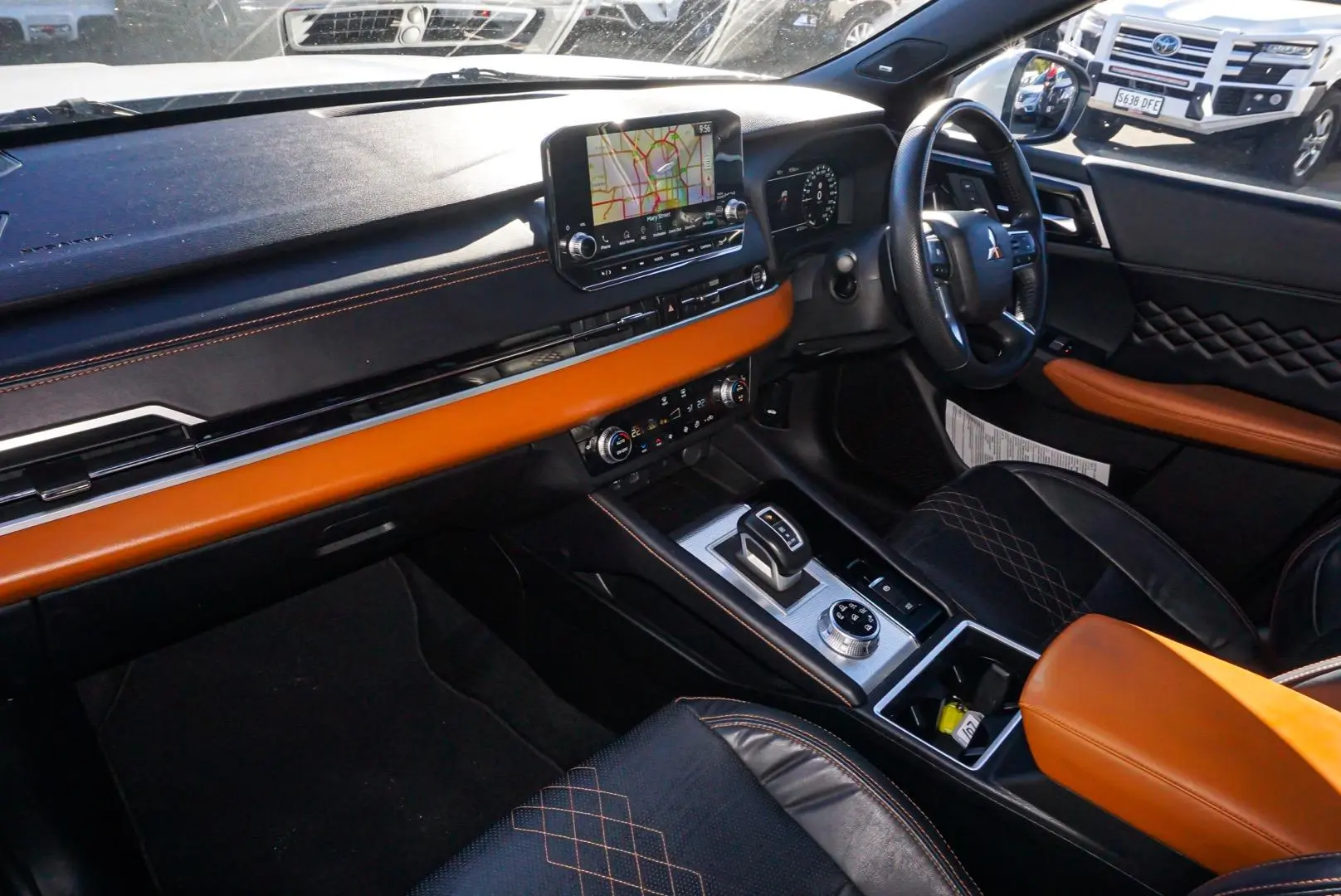 2022 Mitsubishi Outlander Gallery Image 9