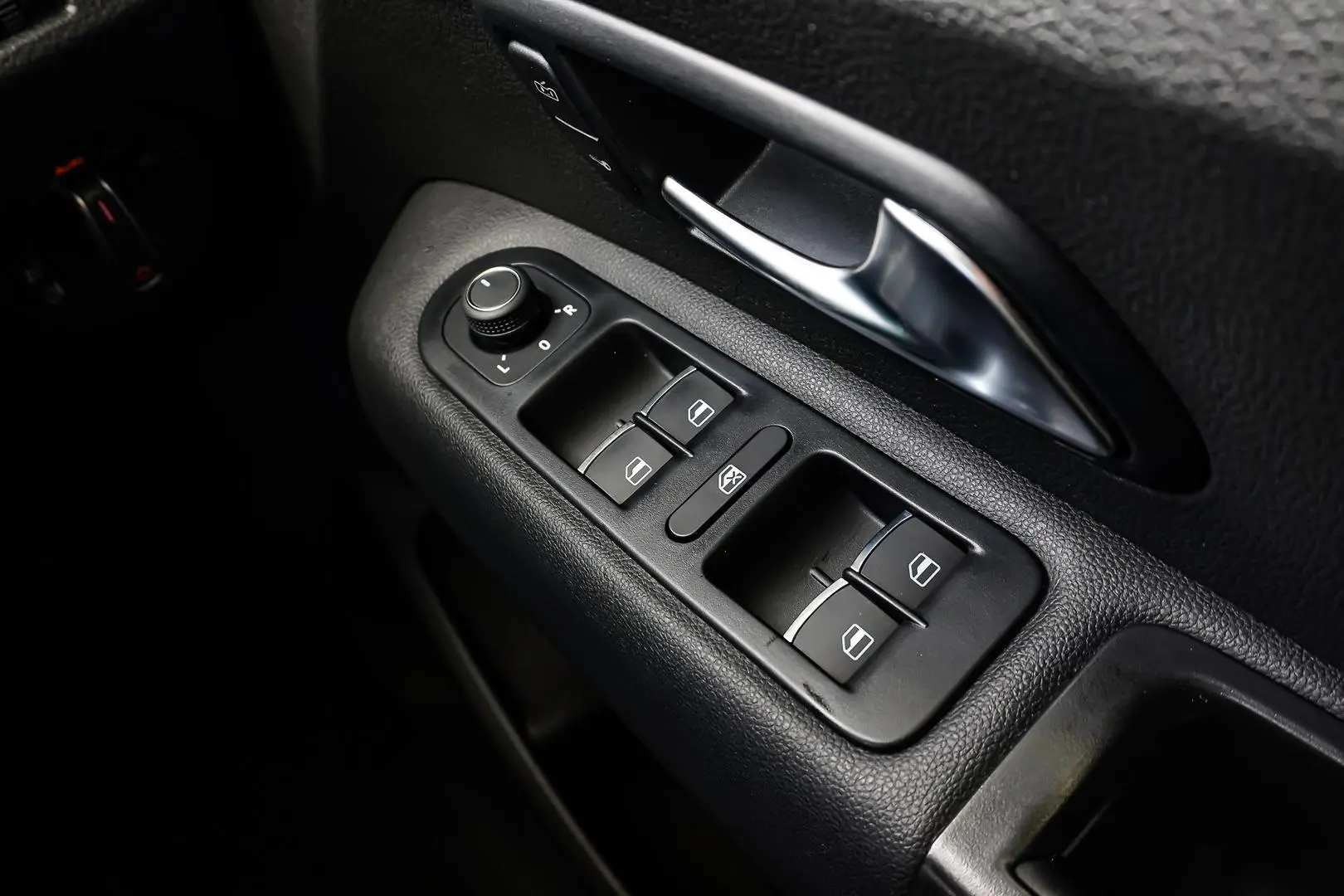 2020 Volkswagen Amarok Gallery Image 25