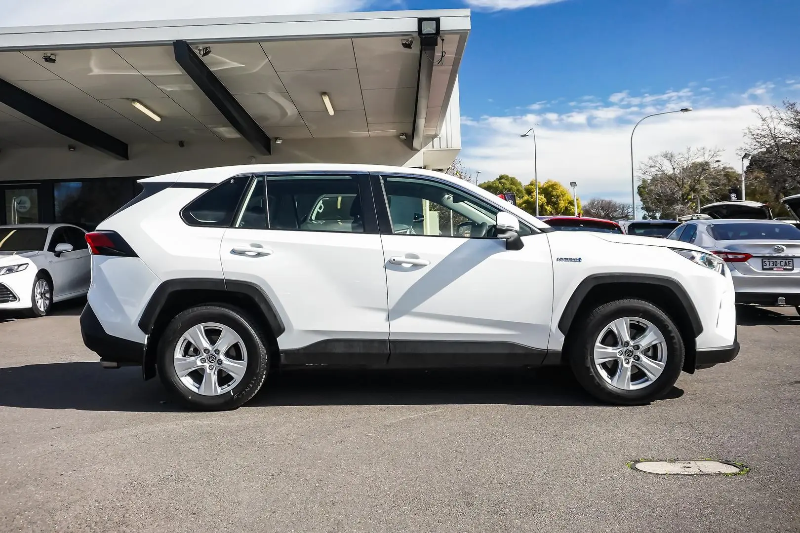 2020 Toyota RAV4 Gallery Image 4