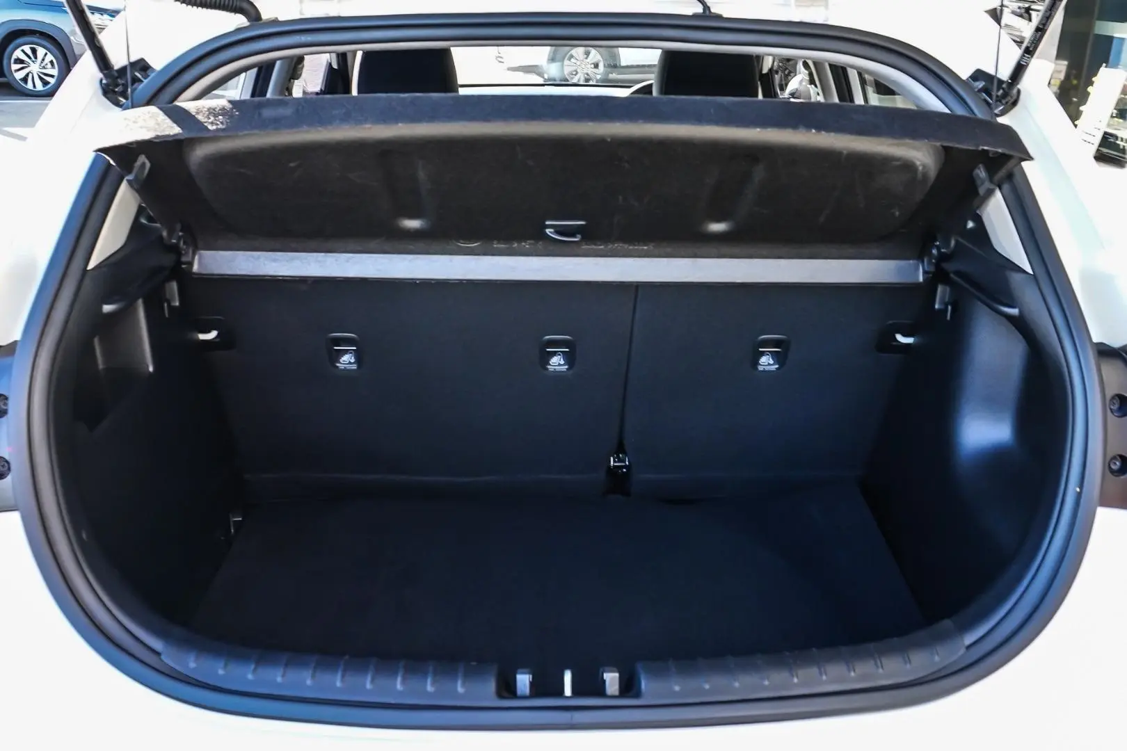 2020 Kia Rio Gallery Image 9