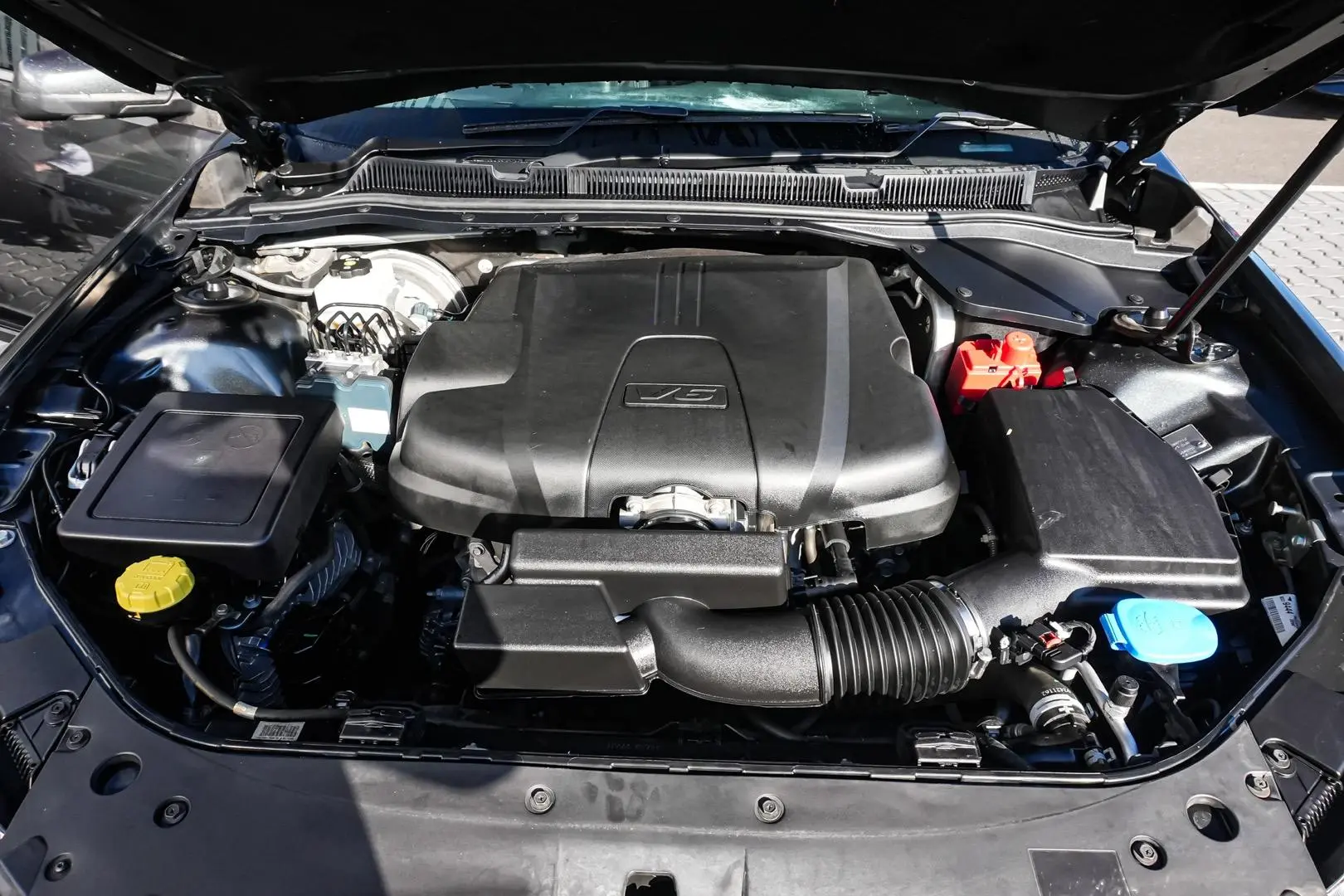 2017 Holden Calais Gallery Image 25