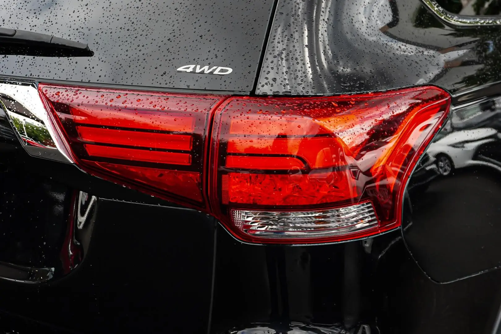 2017 Mitsubishi Outlander Gallery Image 13