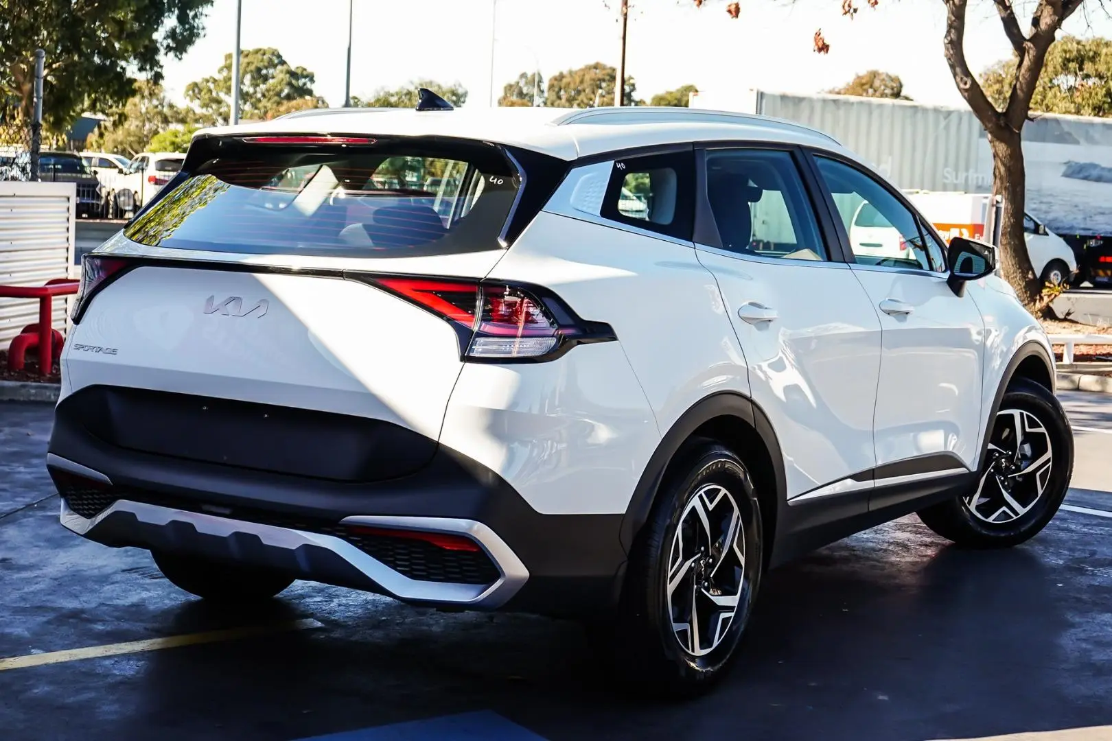 2023 Kia Sportage Gallery Image 2