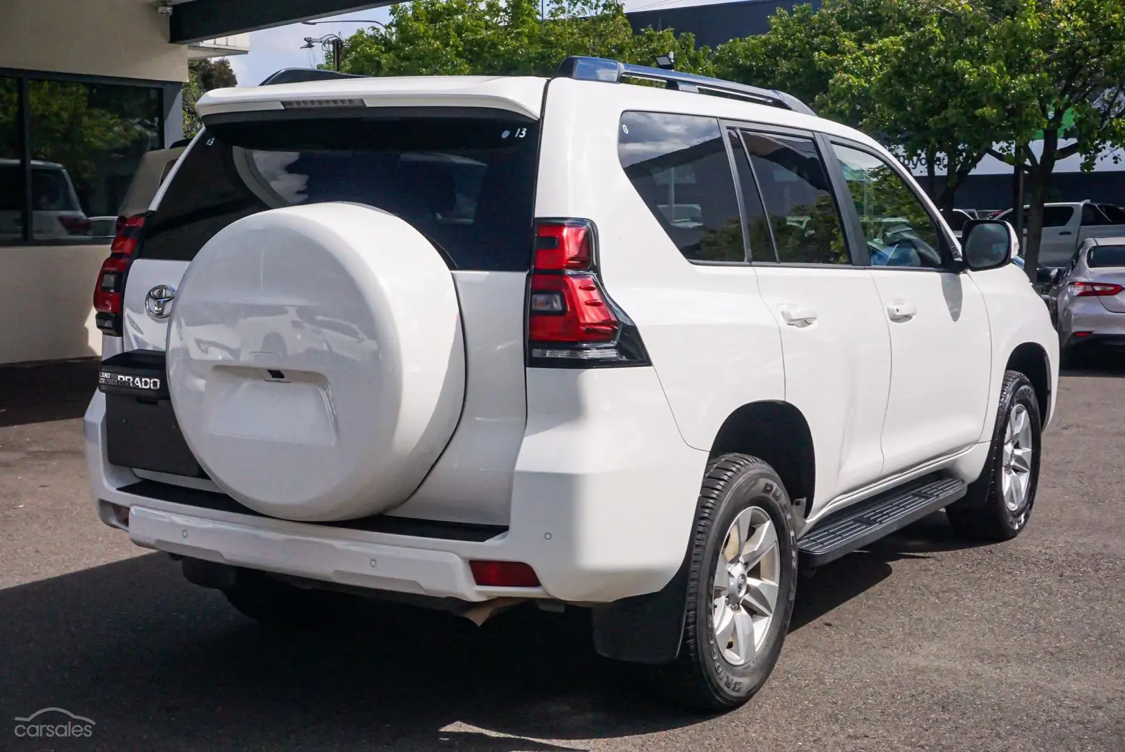 2022 Toyota Landcruiser Prado Image 3