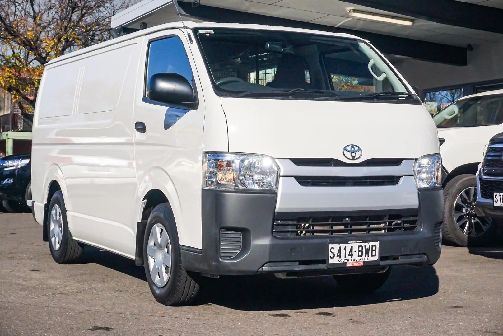 2018 Toyota Hiace Gallery Image 2