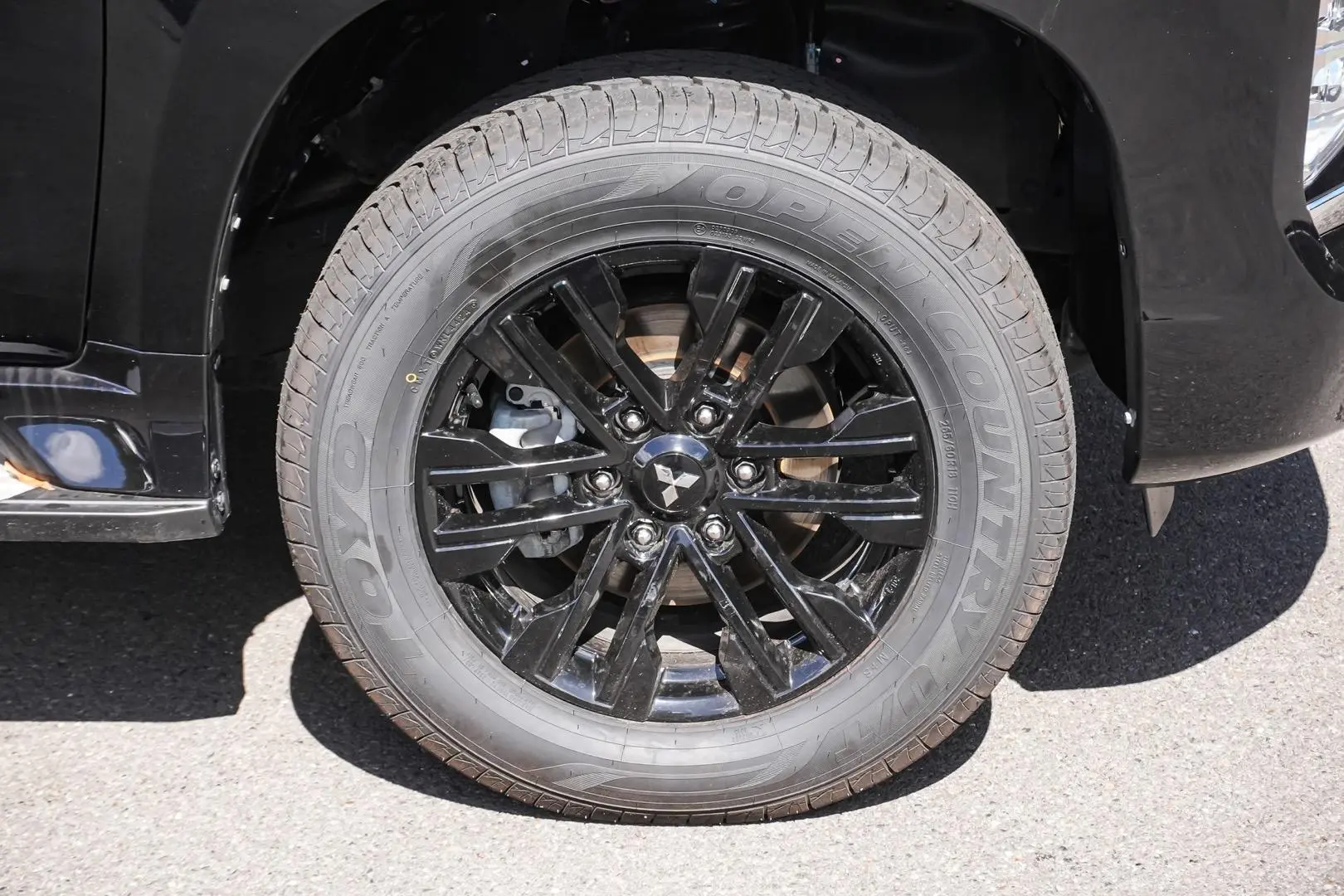 2024 Mitsubishi Pajero Sport Gallery Image 13