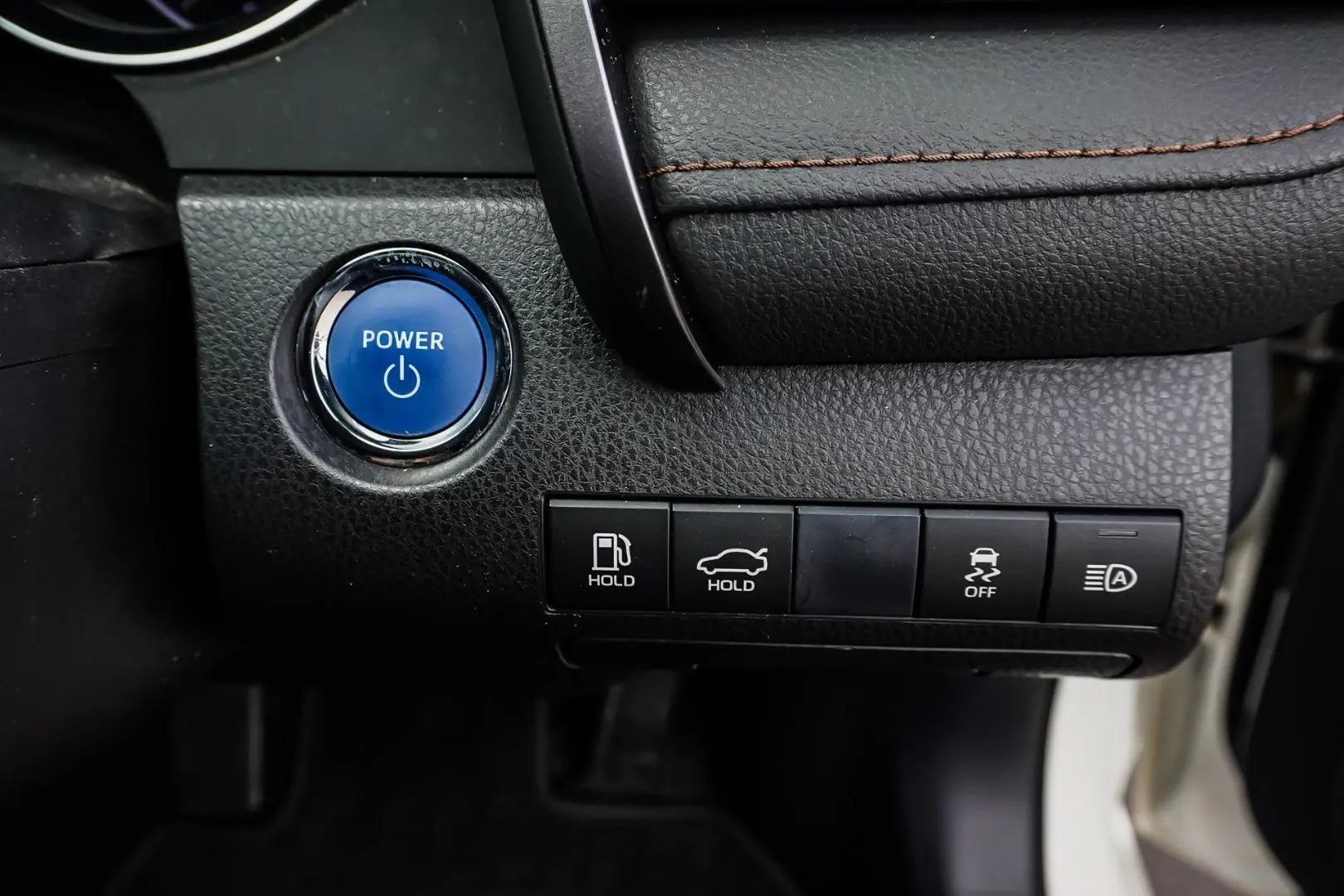 2019 Toyota Camry Gallery Image 22