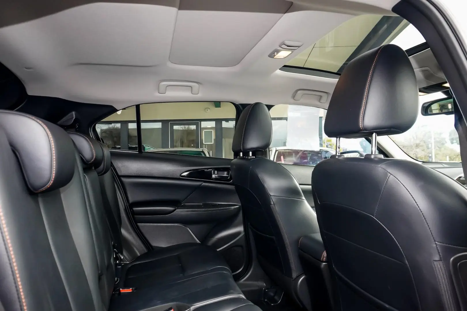 2018 Mitsubishi Eclipse Cross Gallery Image 8