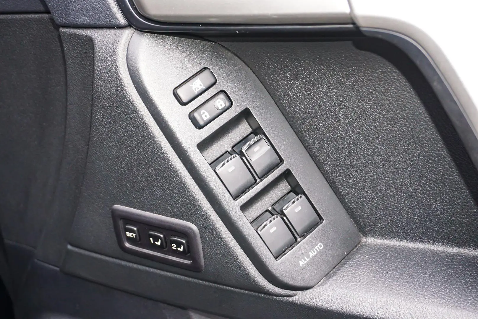 2021 Toyota Landcruiser Prado Gallery Image 18