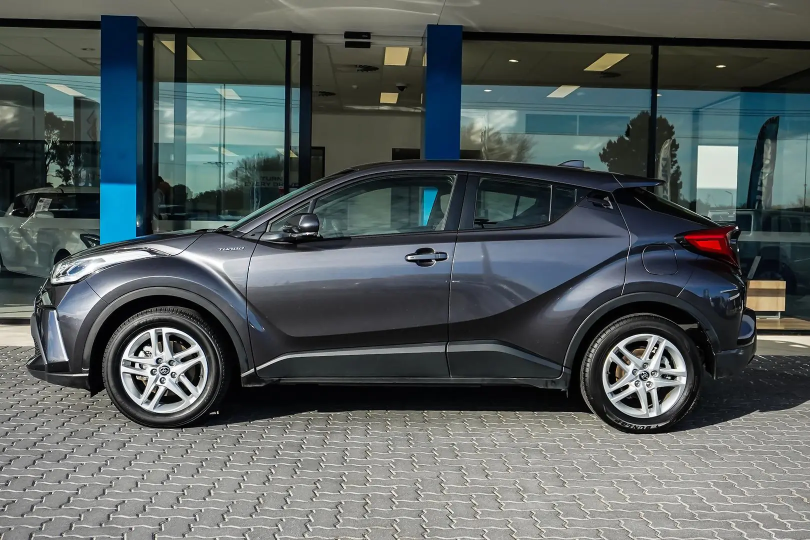 2023 Toyota C-HR Gallery Image 3