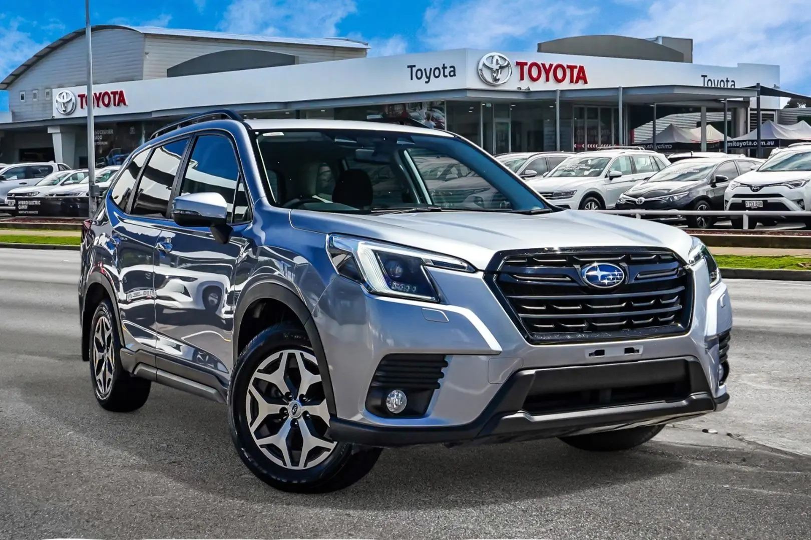 2023 Subaru Forester Gallery Image 1