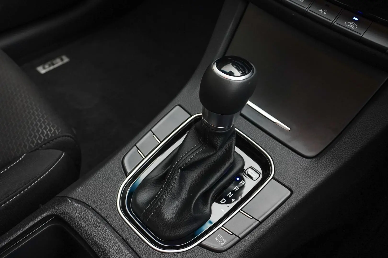 2022 Hyundai i30 Gallery Image 16