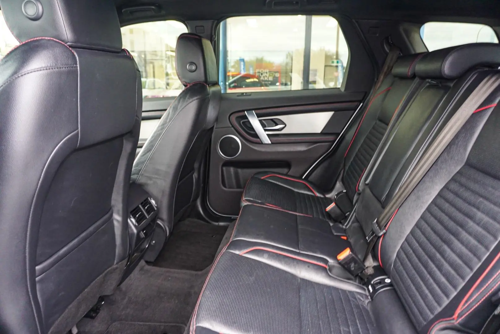 2021 Land Rover Discovery Sport Gallery Image 8