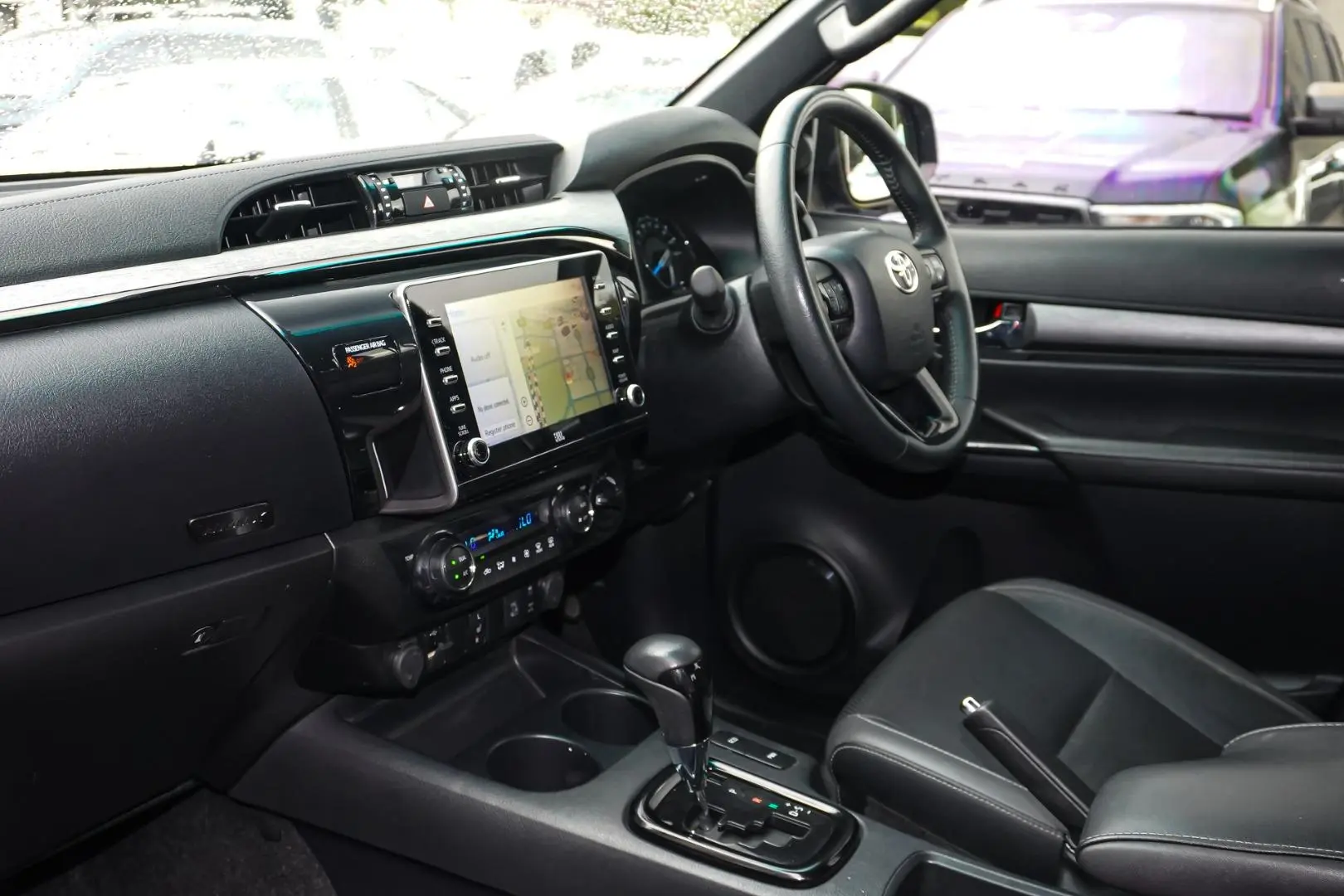 2022 Toyota Hilux Gallery Image 9