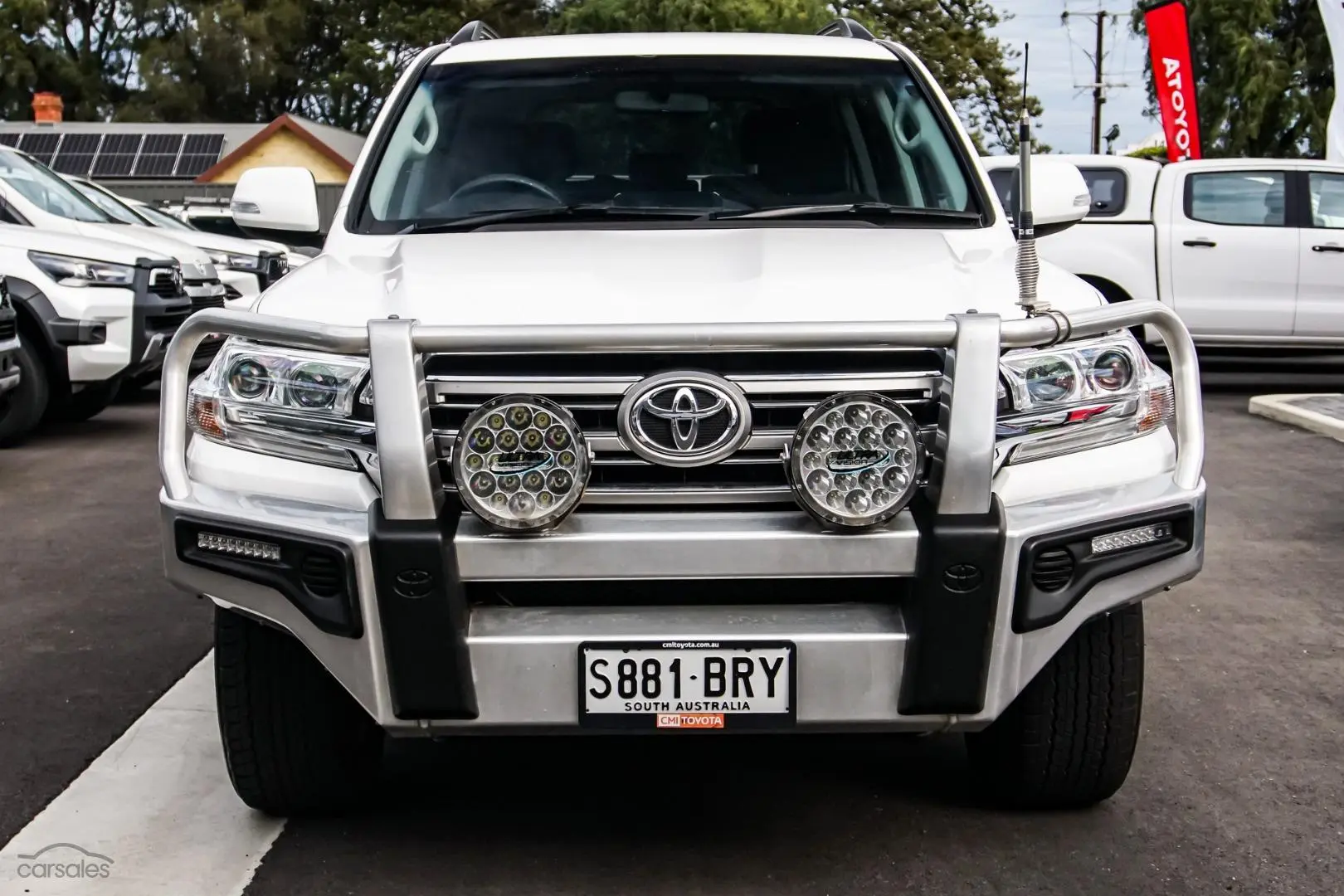 2017 Toyota Landcruiser Image 4