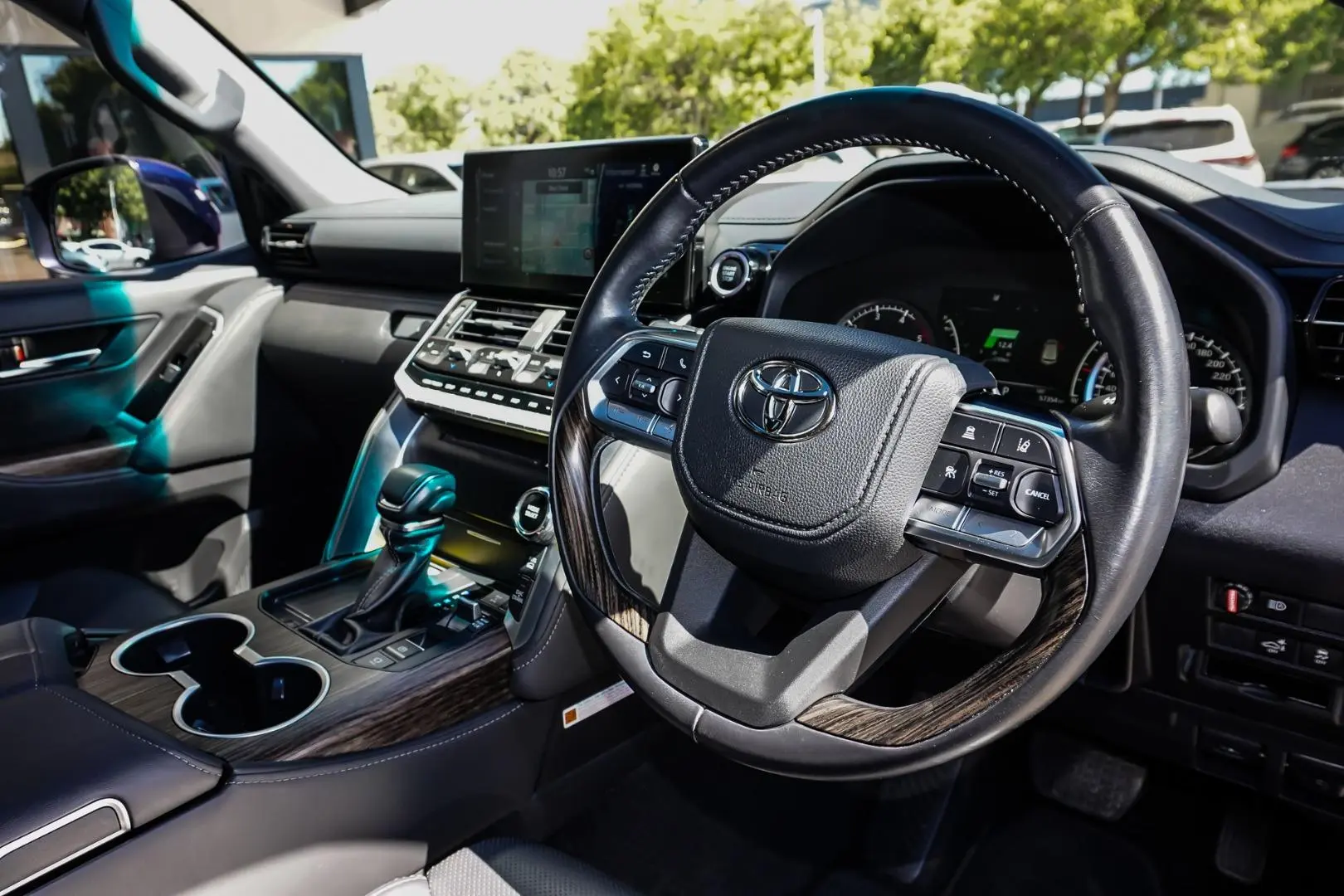 2022 Toyota Landcruiser Gallery Image 6