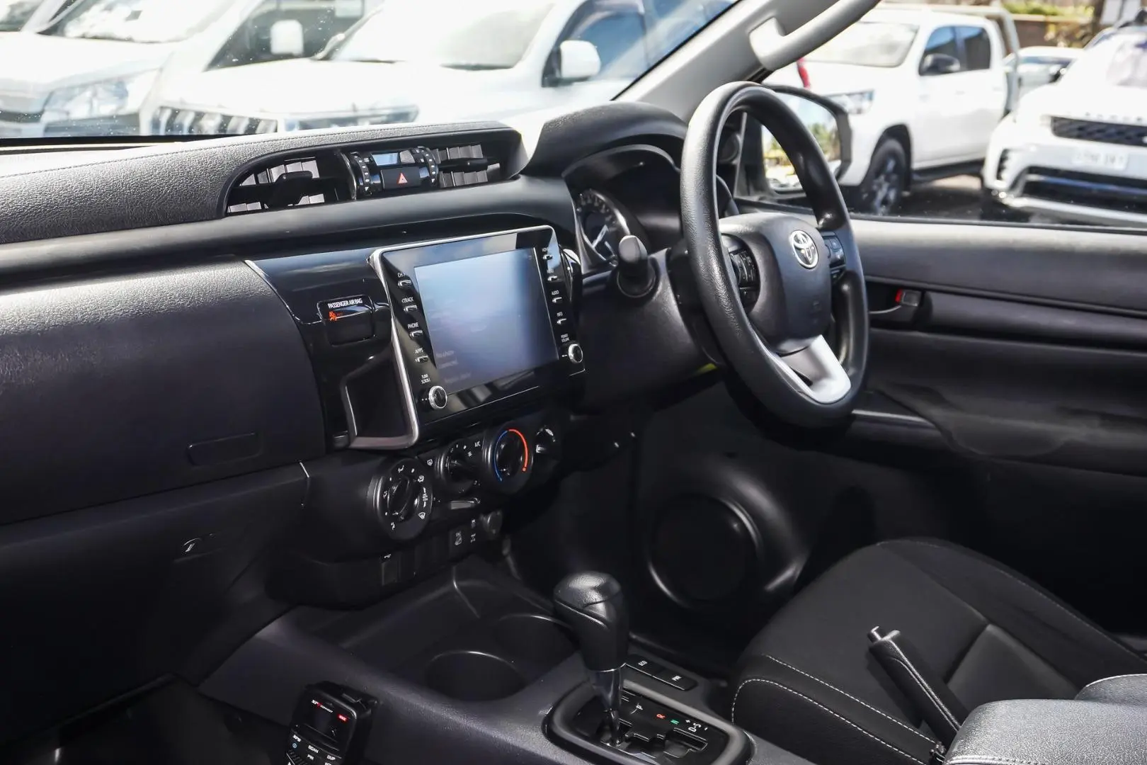 2022 Toyota Hilux Gallery Image 16