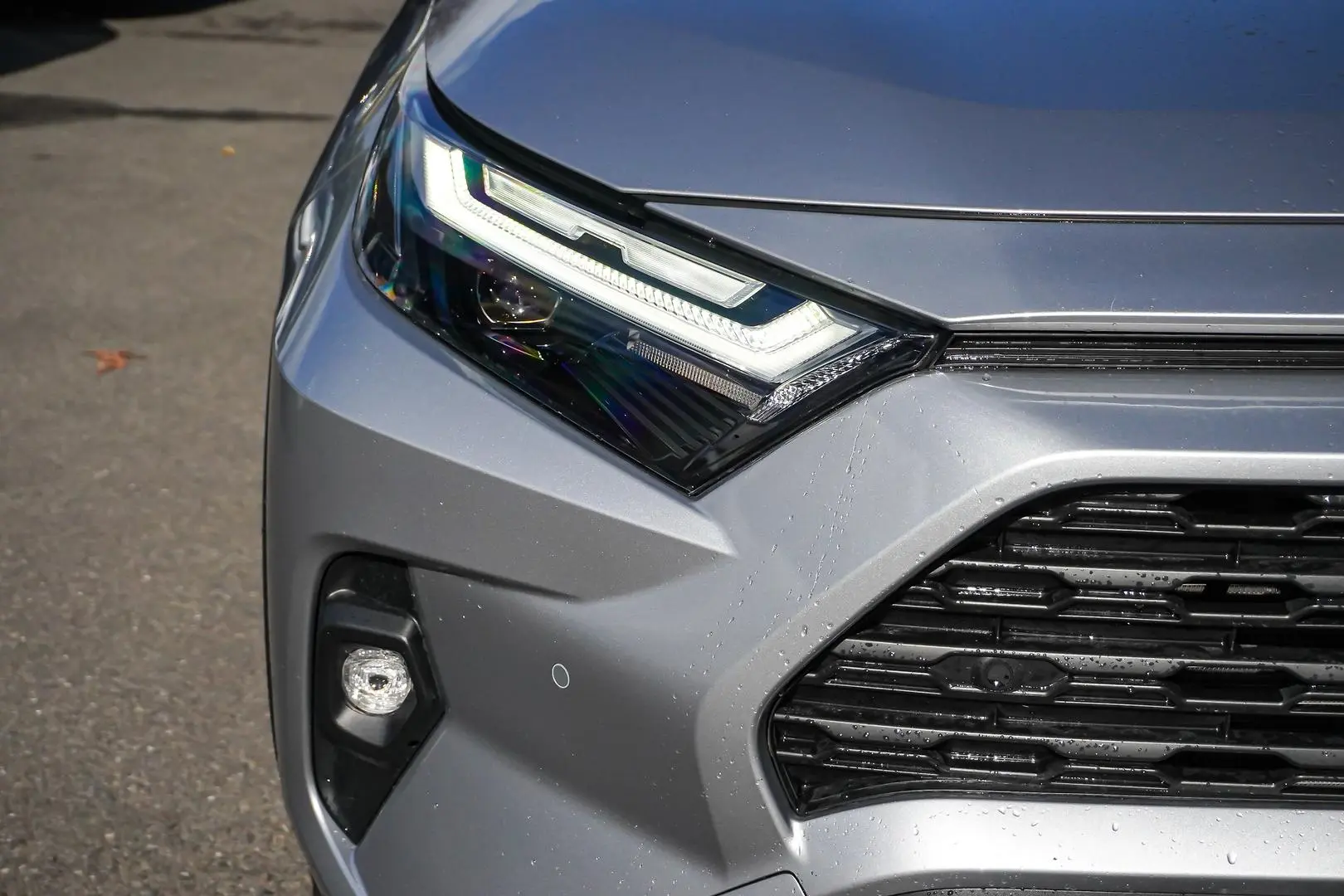 2025 Toyota RAV4 Gallery Image 11