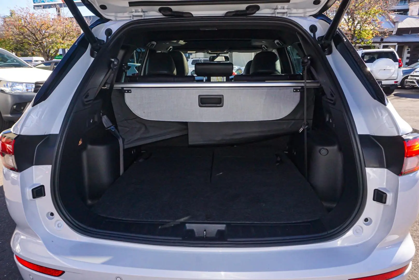 2022 Mitsubishi Outlander Gallery Image 10
