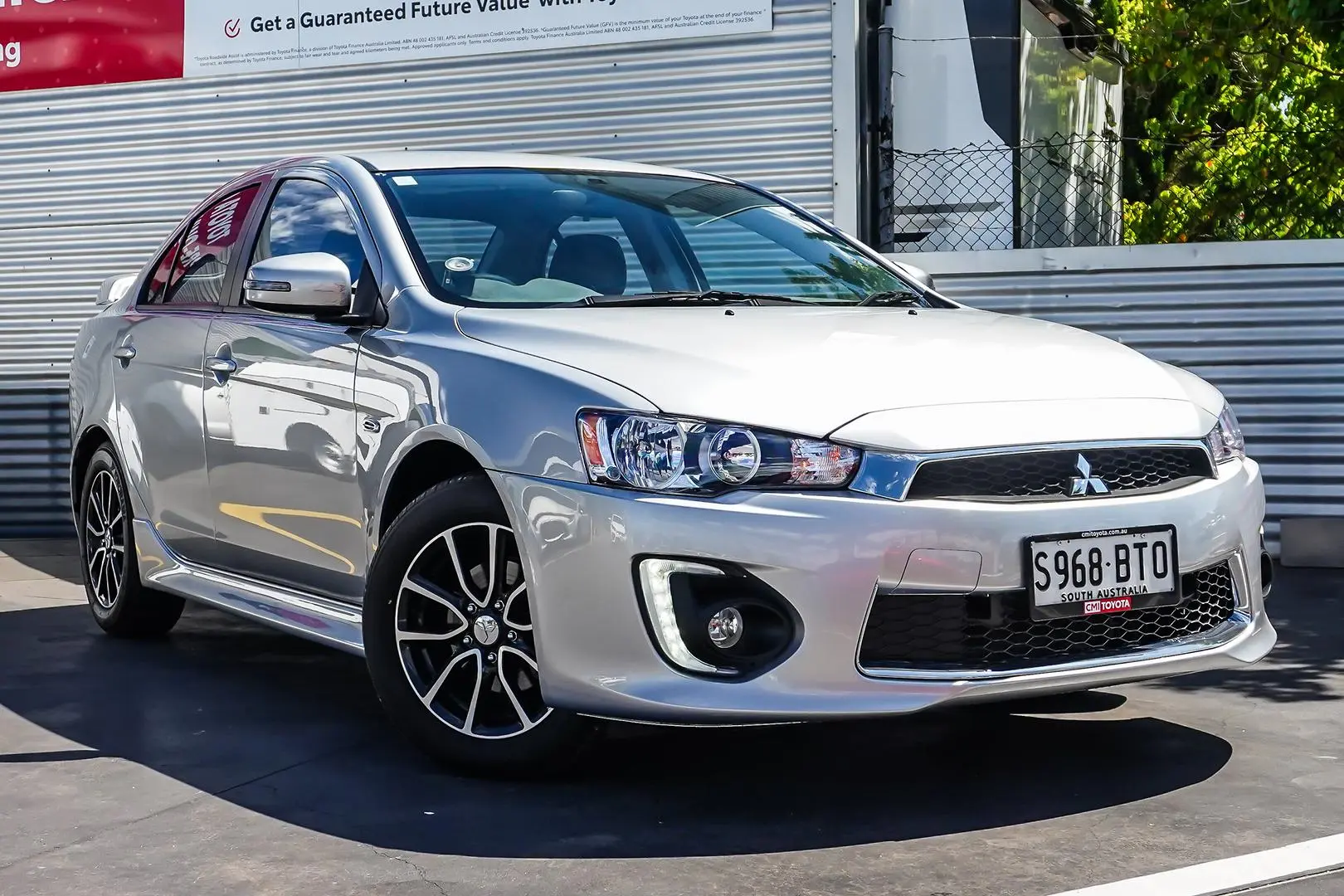 2017 Mitsubishi Lancer Gallery Image 2