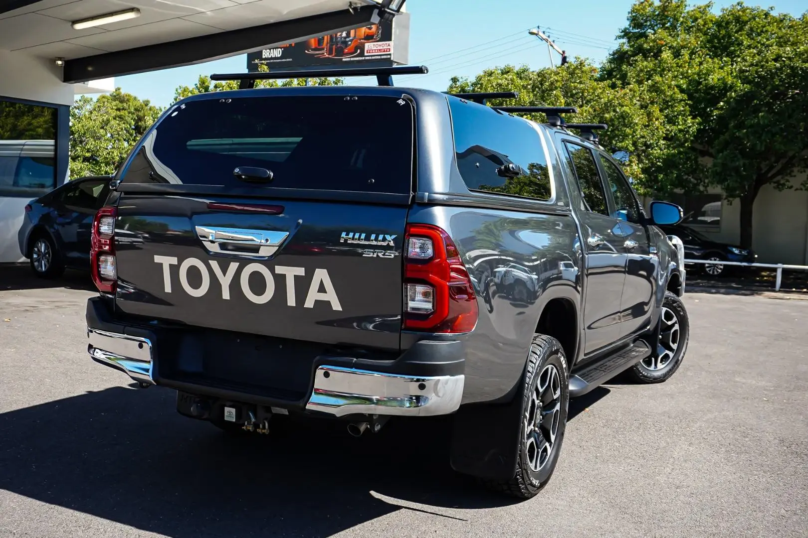 2022 Toyota Hilux Gallery Image 3