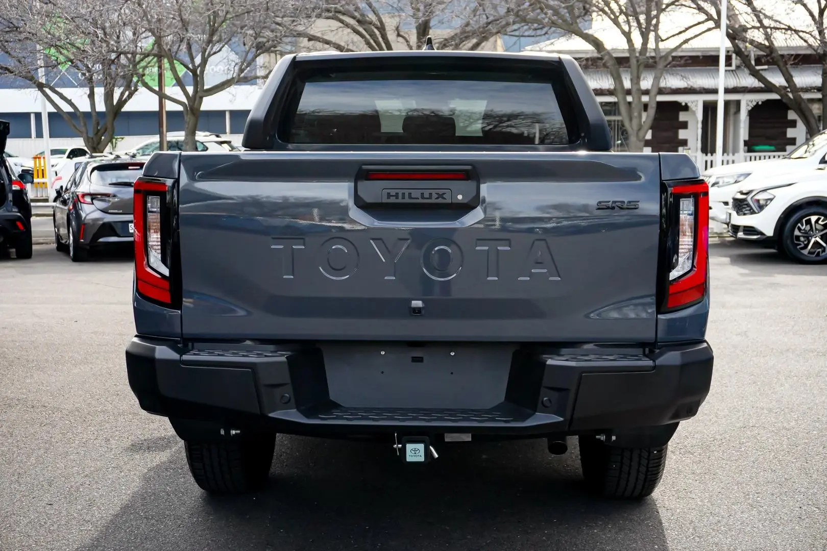 2025 Toyota Hilux Gallery Image 5