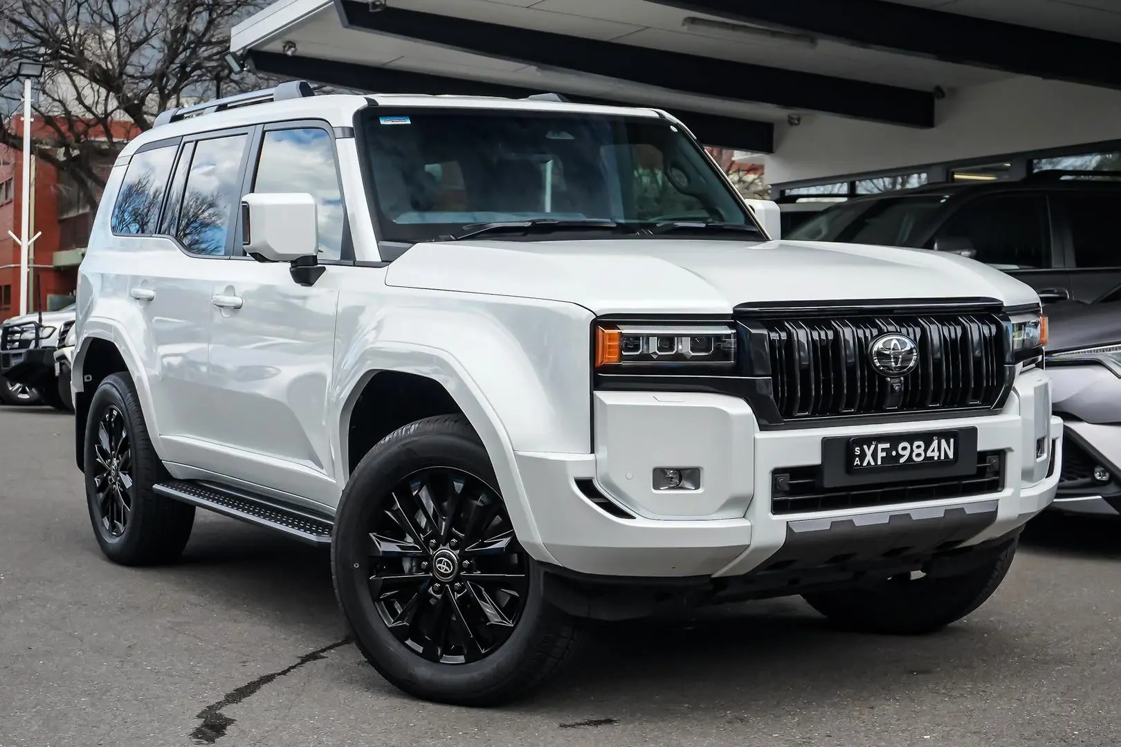 2025 Toyota Landcruiser Prado Gallery Image 2