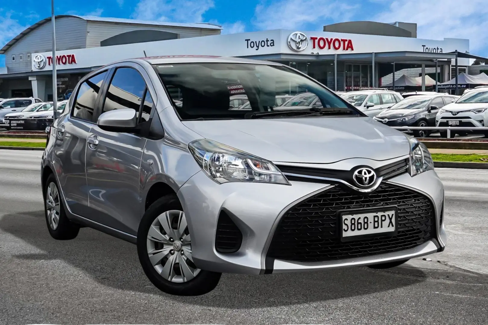 2016 Toyota Yaris Gallery Image 1