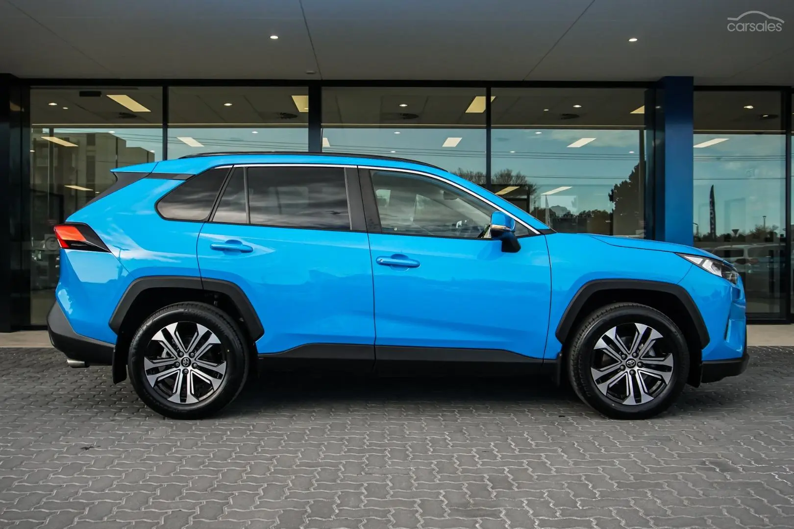 2021 Toyota RAV4 Image 3