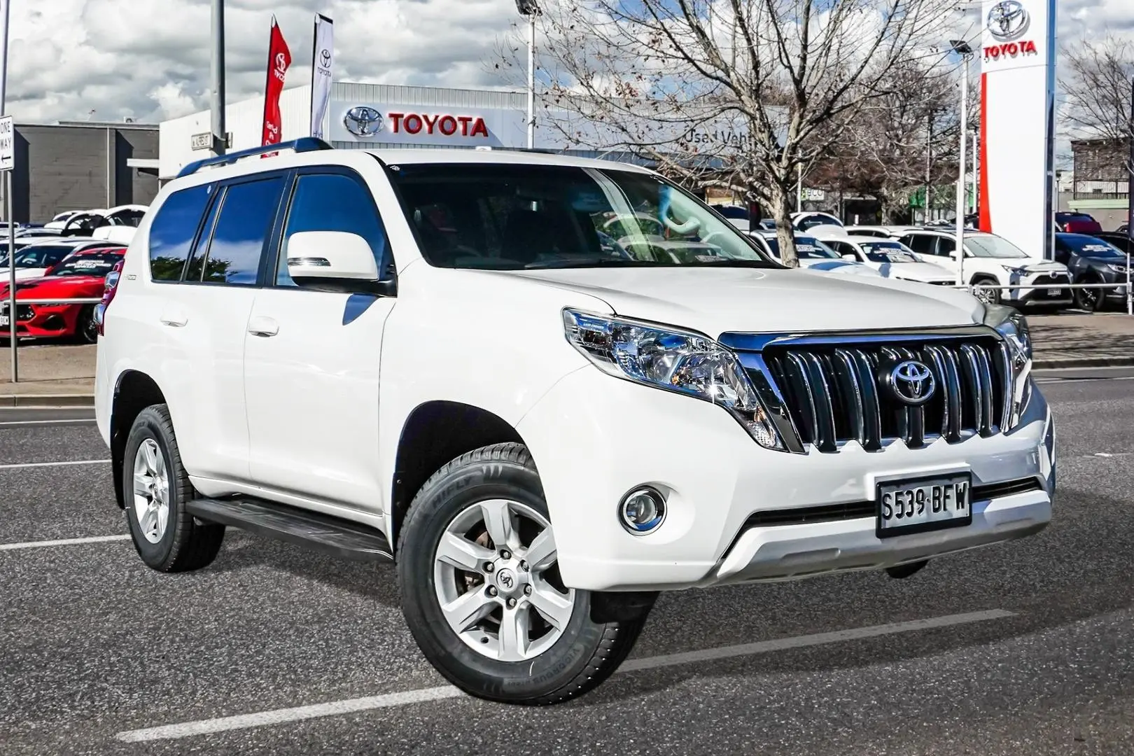 2015 Toyota Landcruiser Prado Gallery Image 1